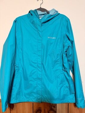 Columbia Light Teal Mesh-Lined Jacket